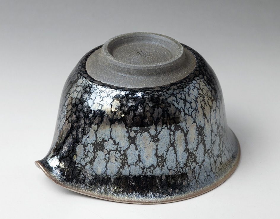 Ginyou tenmoku katakuchi sake pourer by Hashimoto Daisuke