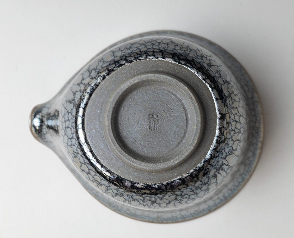 Ginyou tenmoku katakuchi sake pourer by Hashimoto Daisuke
