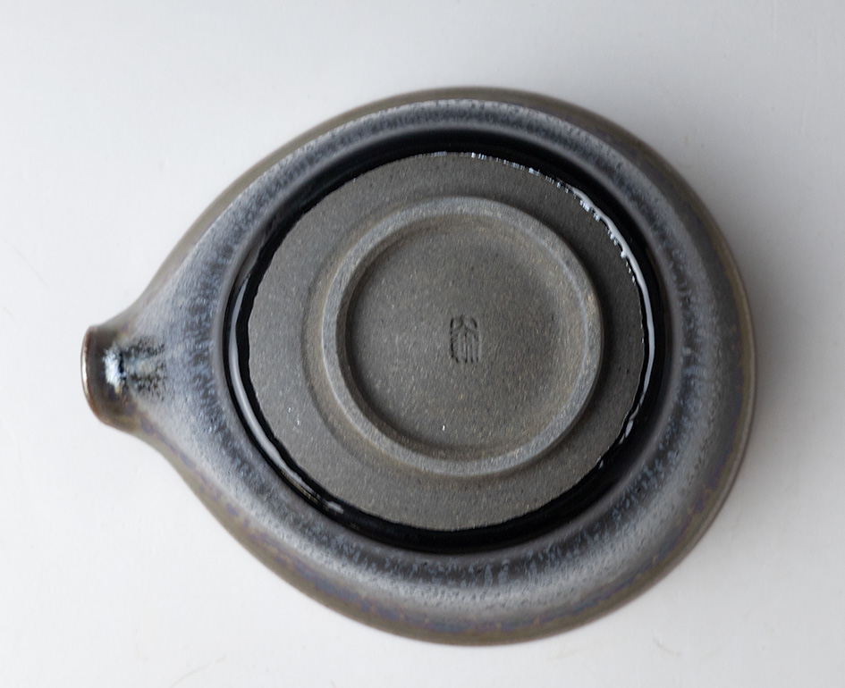 Nogime tenmoku katakuchi sake pourer by Hashimoto Daisuke