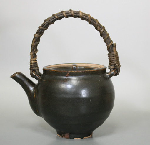 Kurokourai dobin teapot by Kimata Kaoru