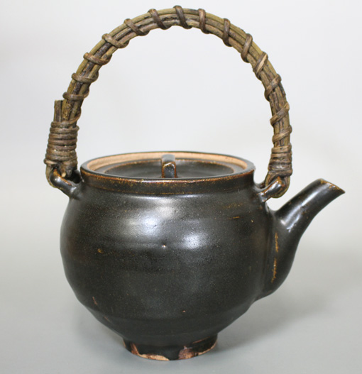 Kurokourai dobin teapot by Kimata Kaoru