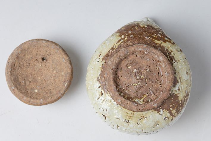 Hagiyaki Kairagi houhin by Mukuhara Kashun - bottom