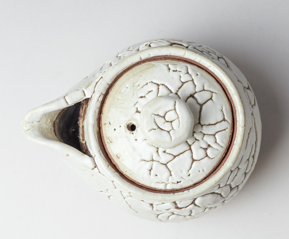 Hagiyaki Kairagi houhin by Mukuhara Kashun - top view