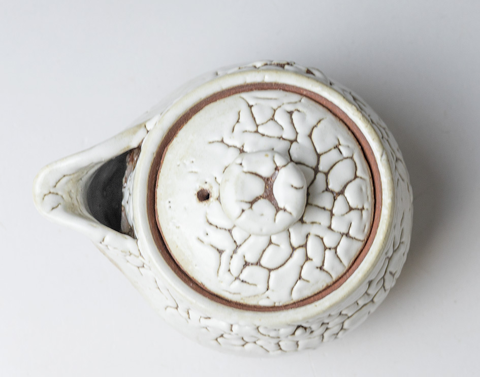 Hagiyaki Kairagi houhin by Mukuhara Kashun - top view