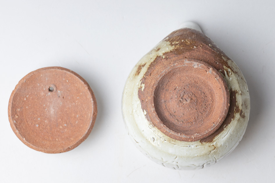 Hagiyaki Kairagi houhin by Mukuhara Kashun - bottom