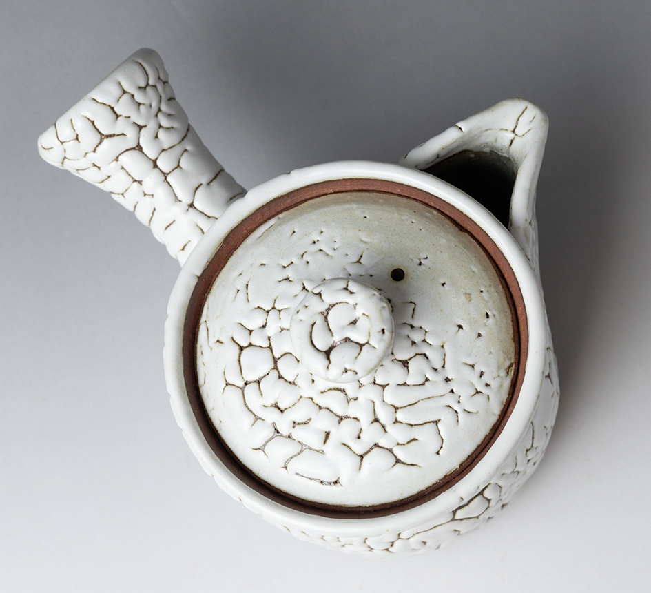 White kairagi kyusu teapot by Mukuhara Kashun, top view