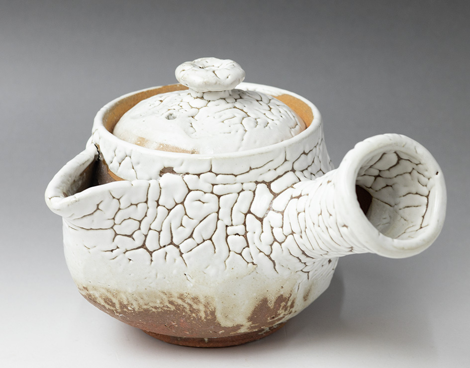White kairagi kyusu teapot by Mukuhara Kashun, front view