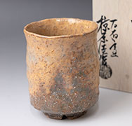 Hagi yunomi teacup by Mukuhara Kashun