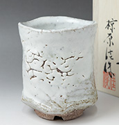 Hagi yunomi teacup by Mukuhara Kashun
