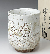 Hagi yunomi teacup by Mukuhara Kashun