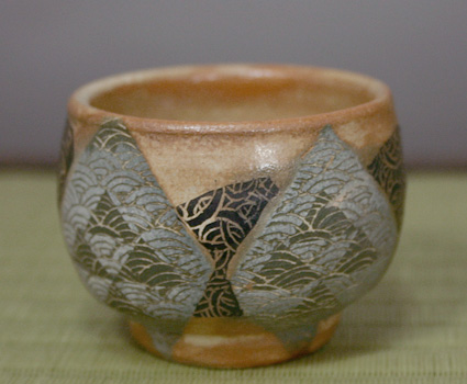 Hagi ware - Seikaiha or seigaiha guinomi by Kondo Mamoru