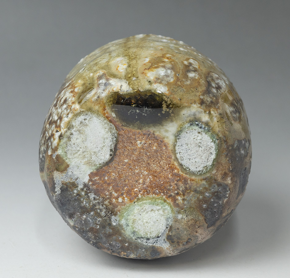 Iga tokkuri sake flask by Watanabe Aiko