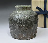 Uzukumaru flower vase