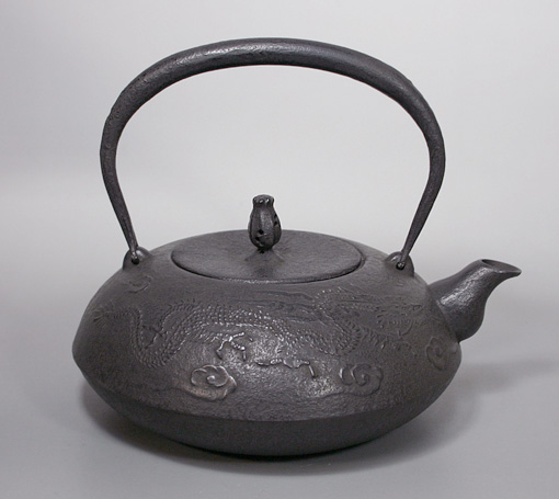 Dragon cast iron tetsubin kettle 