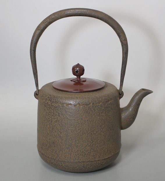 Nambu tetsubin by Kiyosue of Iwachu