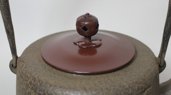 Iwachu tetsubin kettle