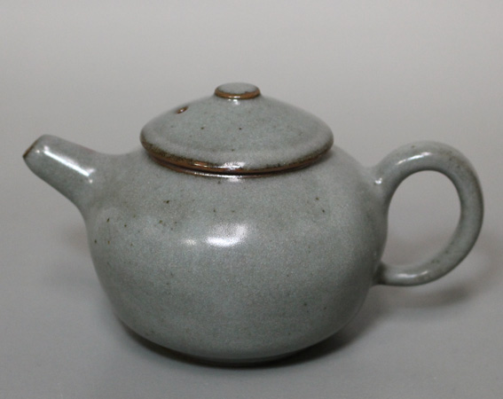 Japanese teapots by Jinpachi