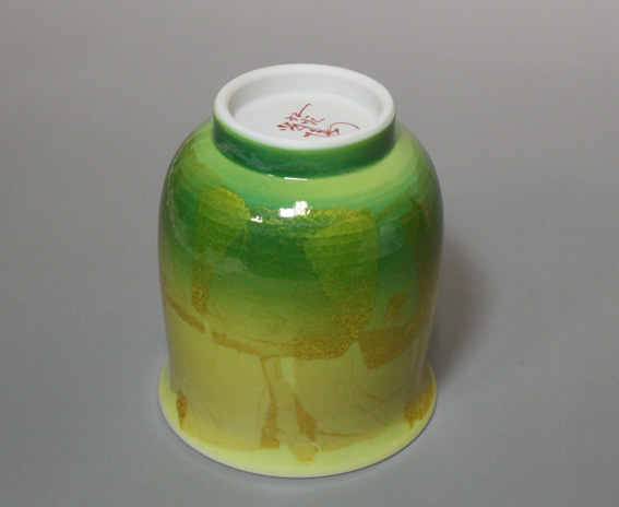 Kutani Kinsai matcha chawan by Yamada Toyoshi