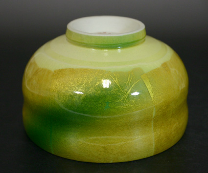 Kutani Kinsai matcha chawan by Yamada Toyoshi