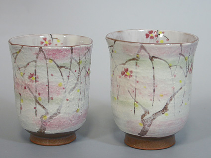 Japanese pottery/Kyoto ware -Kyoyaki"Cherry blossoms in the mist"  yunomi