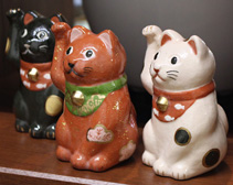 Kyoto Raku maneki neko ornament