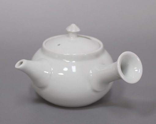 Handcrafted white porcelain teapot by Takano Shouami