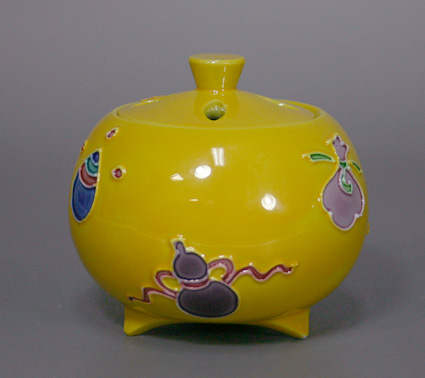 Kyoto ware-Kyoyaki guinomi sake cup from Shouhou kiln