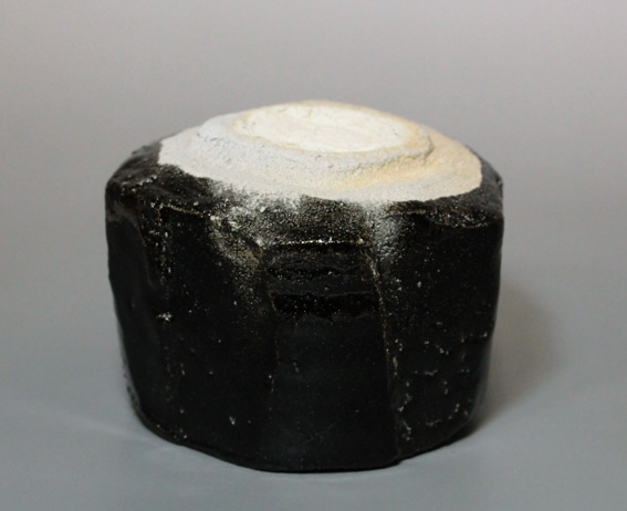 Setoguro tea bowl by Higuchi Masayuki