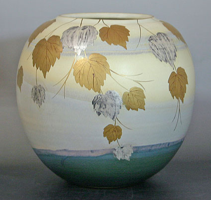 Kyoto/Kiyomizu - Autumn leaves vase