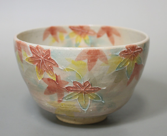Maple leaf Matcha bowl by Zuikou