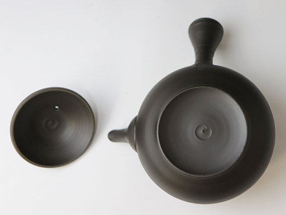 Tokoname teapot by Fugetsu