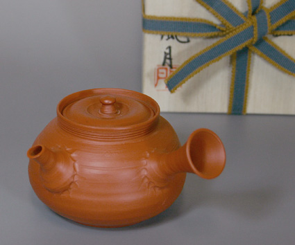 Tokoname shudei sujihiki kyusu teapot by Fugetsu