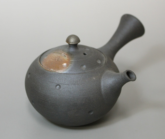 Tokoname teapot by Fujita Tokuta