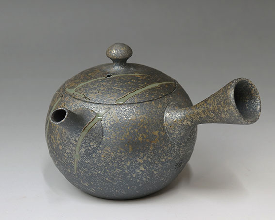 Tokoname teapot by Fujita Tokuta