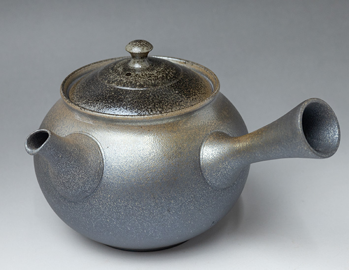Tokoname teapot by Fujita Tokuta