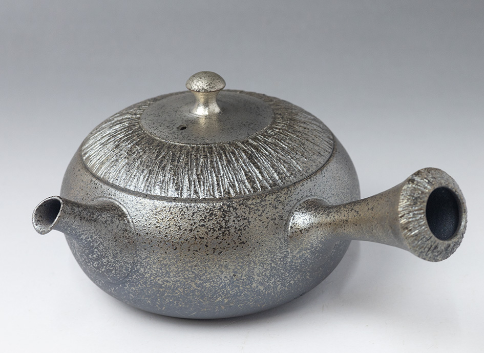 Tokoname teapot by Fujita Tokuta