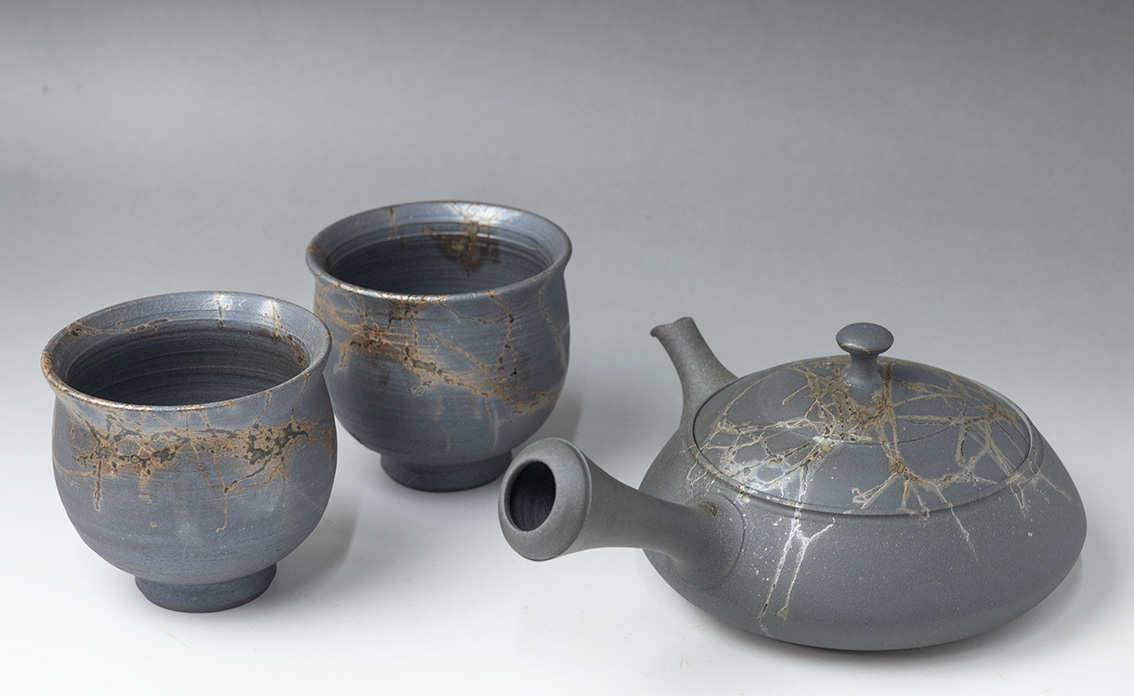 Tokoname teapot and cups by Fujita Tokuta