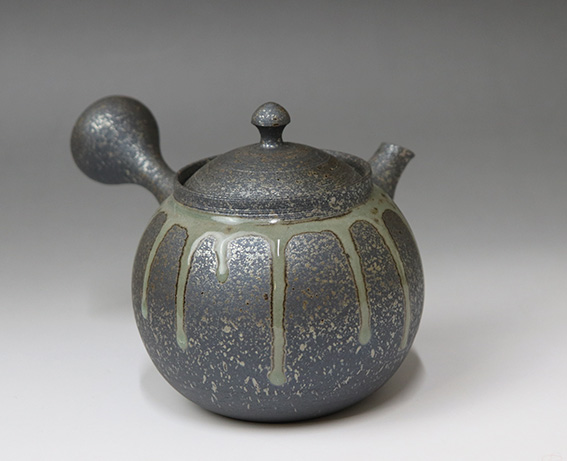 Tokoname teapot by Fujita Tokuta
