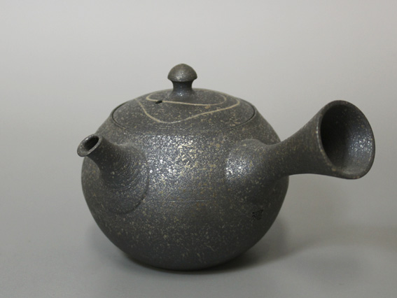 Tokoname teapot by Fujita Tokuta