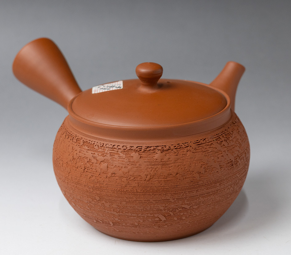 Shudei pine bark kyusu by Gyokko, side view