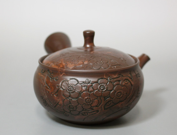 Yohen plum blossom engraved teapot