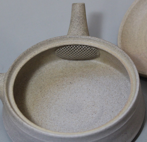 Japanese pottery - Tokoname teapot by Jinshu
