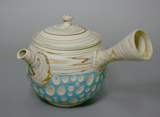 Tokoname handcrafted teapot by Kenji