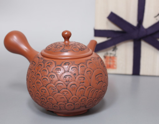 Japanese Tokoname 100 daruma teapot by Kodo