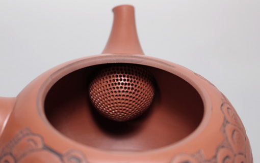 Japanese Tokoname 100 daruma teapot by Kodo