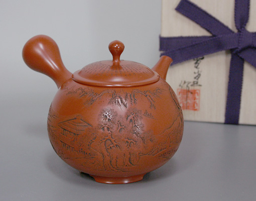Japanese pottery - Tokoname teapot engraved by Kodo