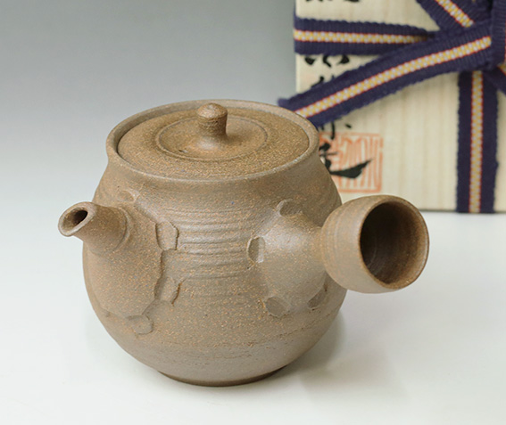 Tokoname teapot by Kohokujo