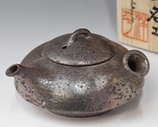 Tokoname Mayake teapot by Konishi Yohei