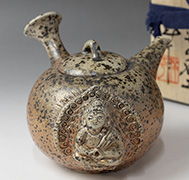 Tokoname Mayake teapot by Konishi Yohei