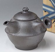 Tokoname Mayake teapot by Konishi Yohei